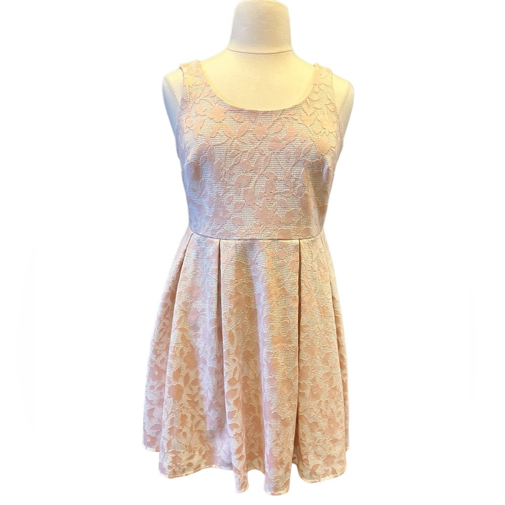 Torrid Women’s Pink Mesh 3d Floral Sleeveless Flare Pleated Mini Dress Size 10